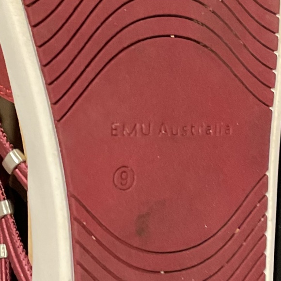 EUC Emu Australia leather booties 9 - Picture 7 of 7